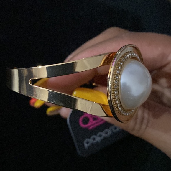 NWT Gold & White Pearl Bracelet - Picture 6 of 6